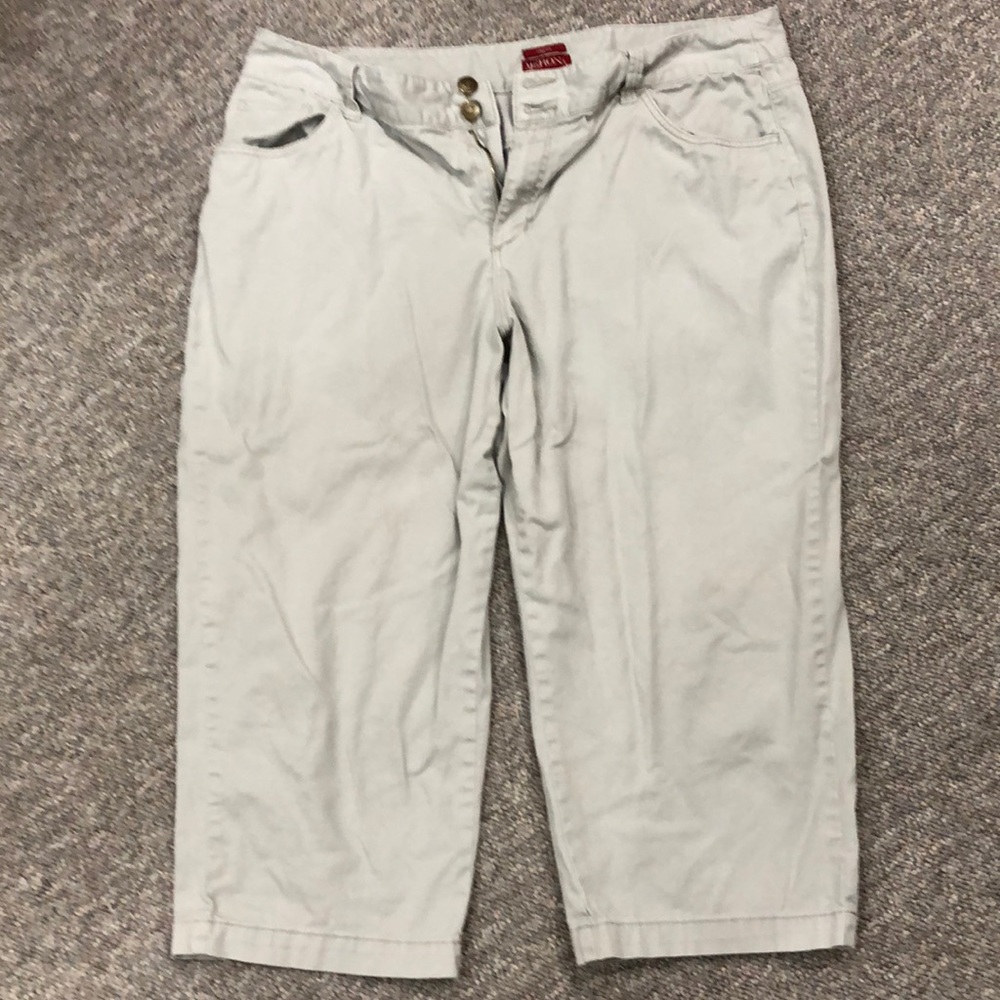🌻EUC Women’s Merona Size 16 Capris🌻